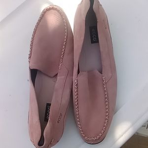 Ecco flats